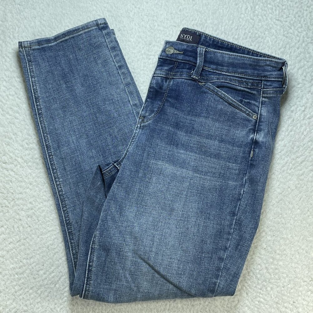 NYDJ Jeans Womens Size 6 Blue Girlfriend Mid Rise Light Wash Denim 31x27 Actual